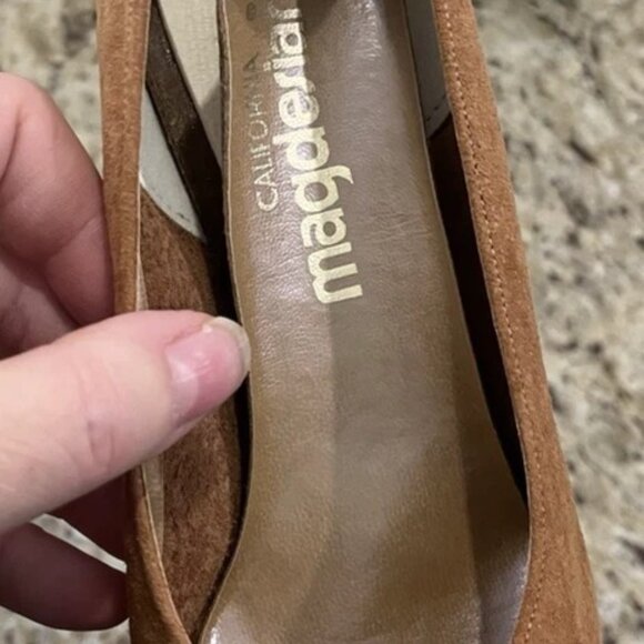 Vintage California Magdesians Tan Suede Peep Toe Heels Bow Size 6M Brown Shoe - Picture 5 of 11